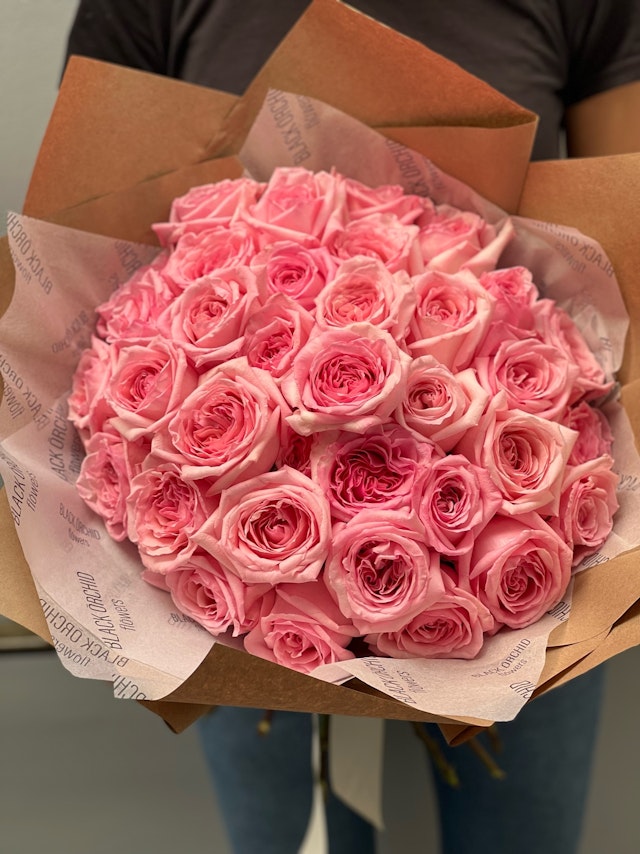 3 dozen of pink roses