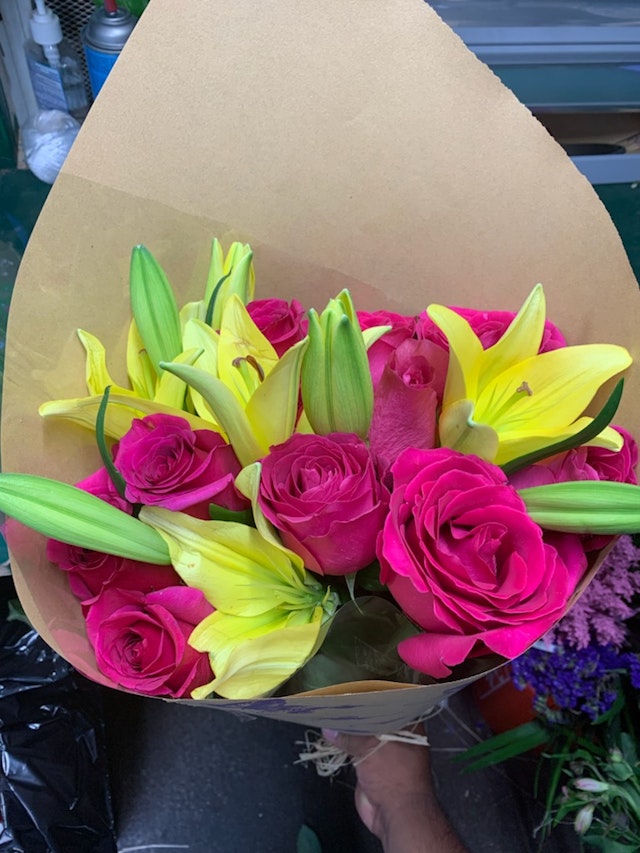 Pink roses and lemon